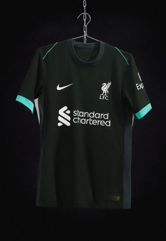 Liverpool FC 24/25 away kit review