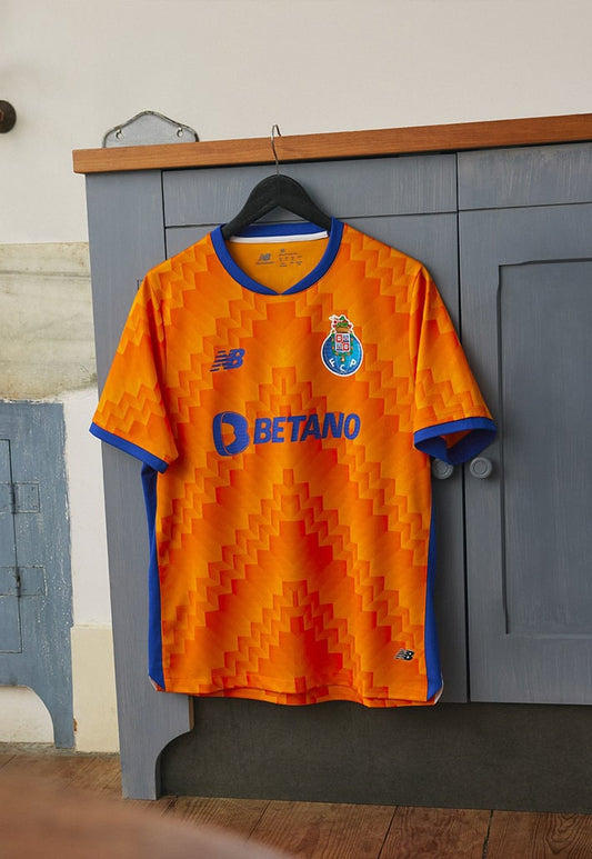 FC Porto 2024/25 away kit