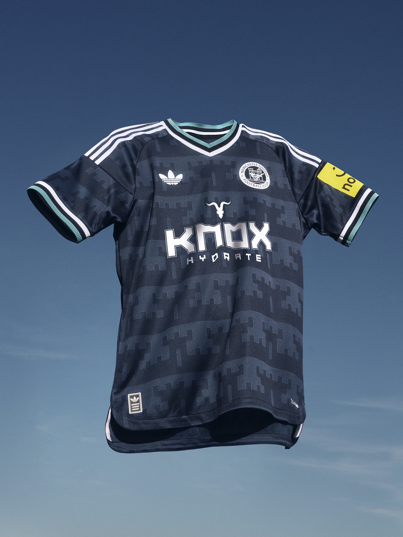 adidas y Newcastle United desvelan su uniforme de visitante para 2026/27: azul marino que hipnotiza