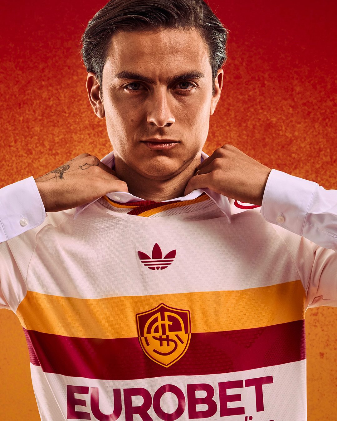 adidas y AS Roma crean un uniforme de visitante 2026/27 que se convierte en clásico instantáneo