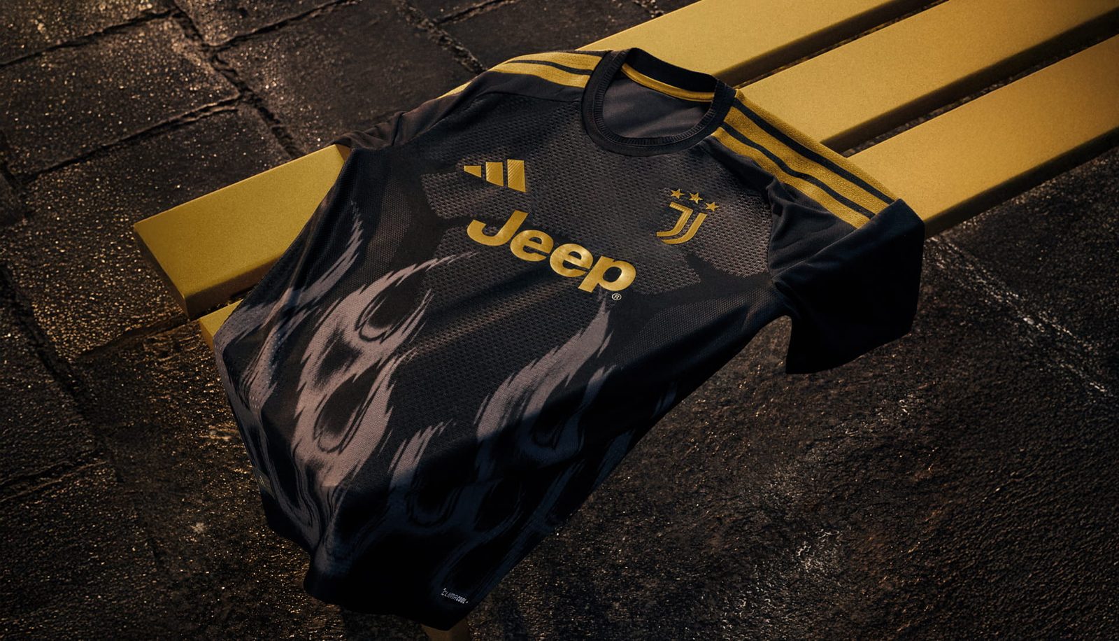 Juventus y adidas Fusionan Tradición e Identidad: La Nueva Tercera Equipación que Celebra "La Juventud Desde 1897"
