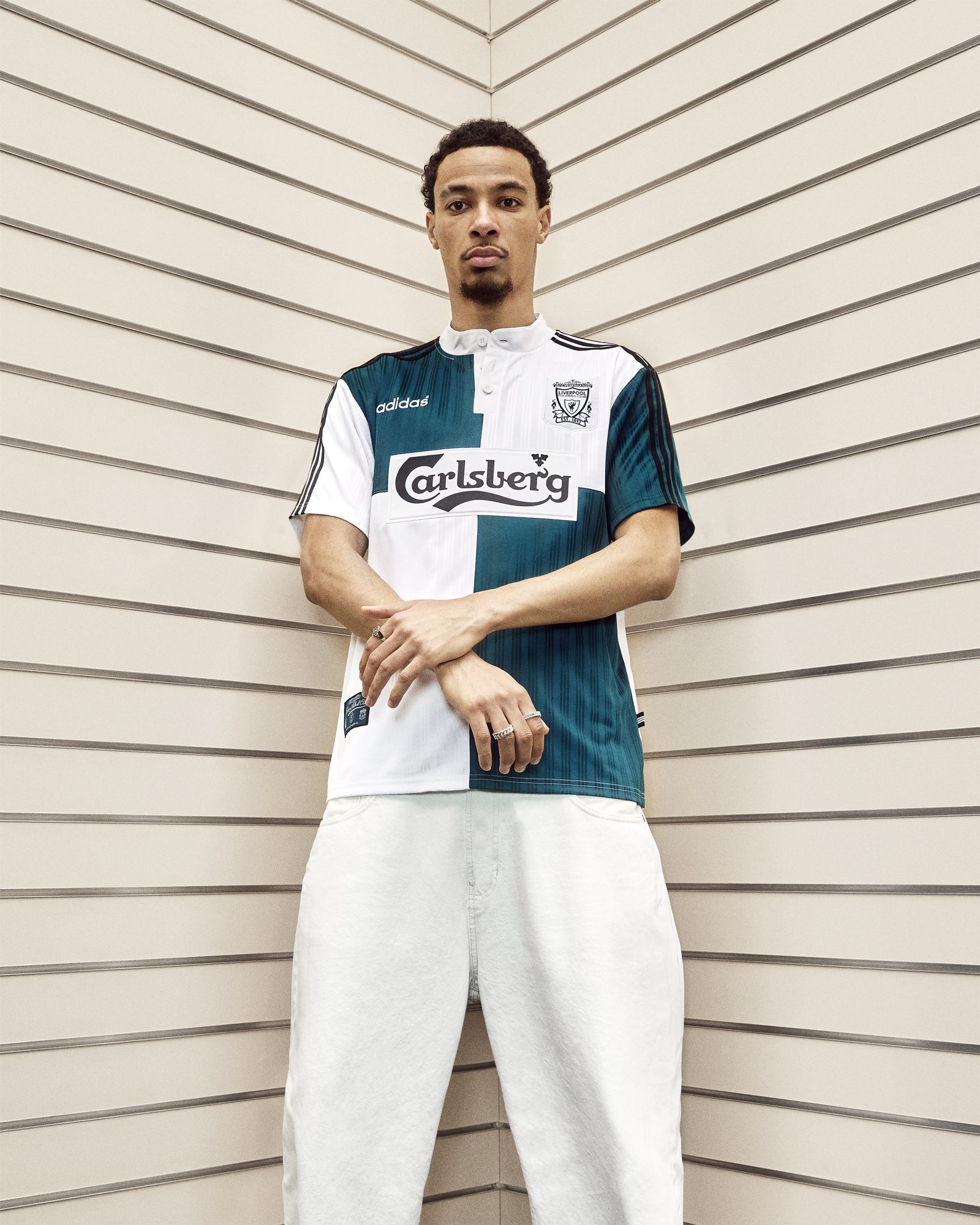 adidas y Liverpool reviven los '90s: la colección que trae de vuelta la nostalgia de una era dorada