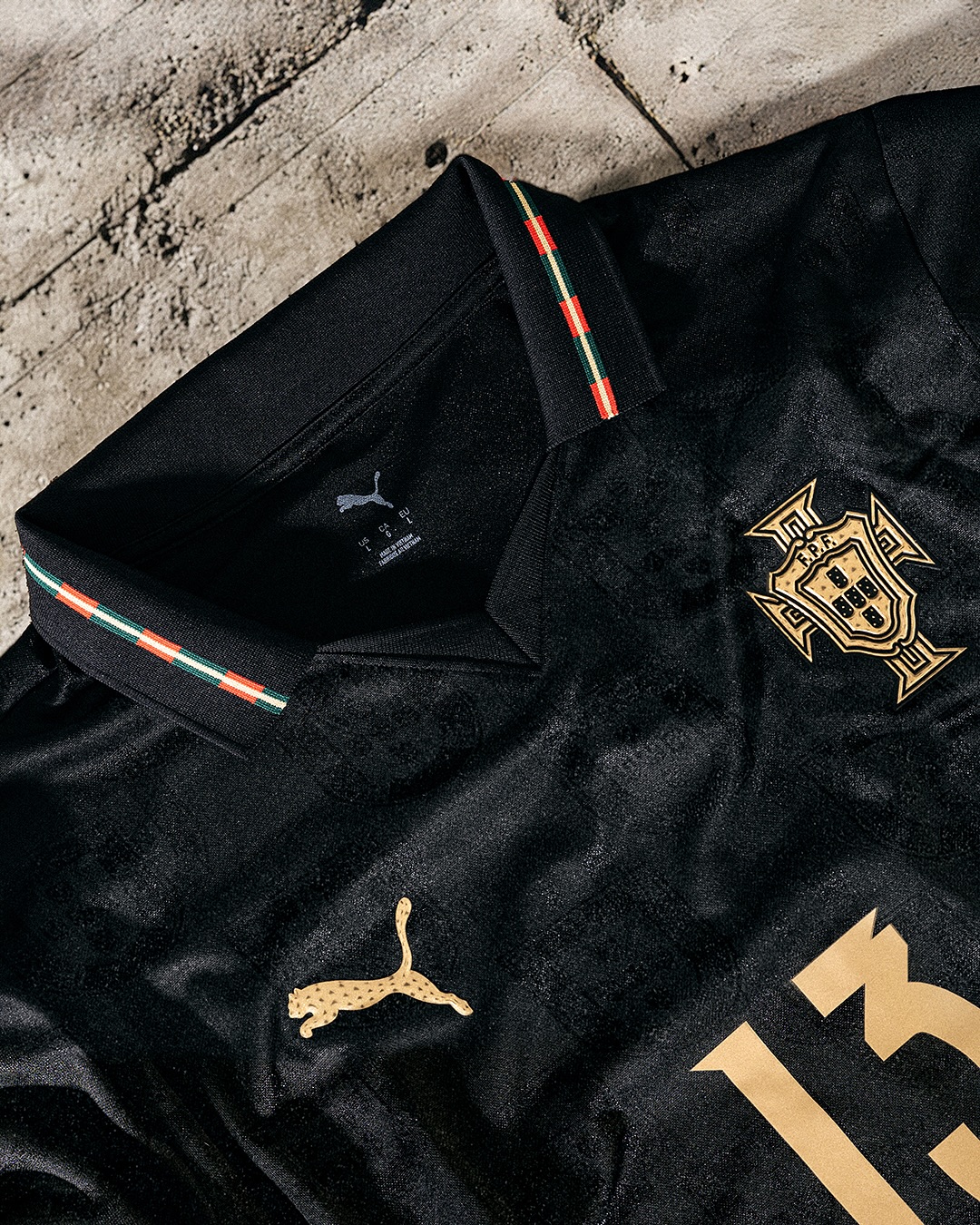 # Más que una camiseta: PUMA y Portugal rinden homenaje a Eusébio, la leyenda inmortal