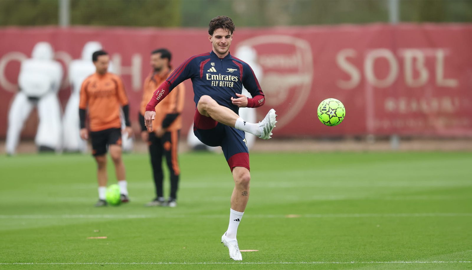Declan Rice Prueba las Nuevas adidas Predator: El Cambio de Botas que Nadie Vio Venir