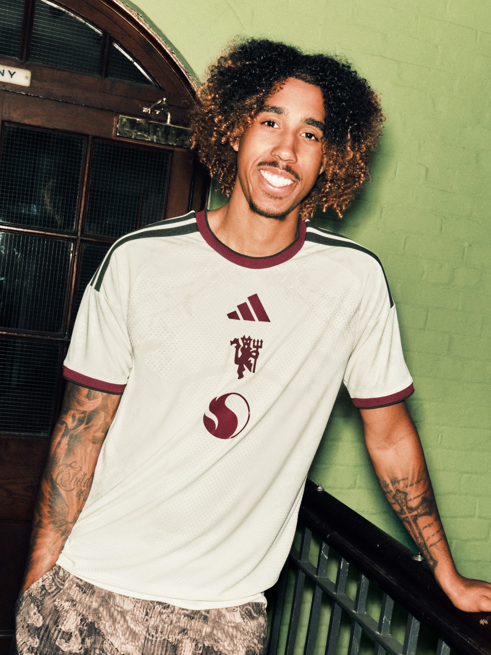 Manchester United y adidas Presentan su Camiseta Alternativa 2026/27: Un Tributo a Greater Manchester