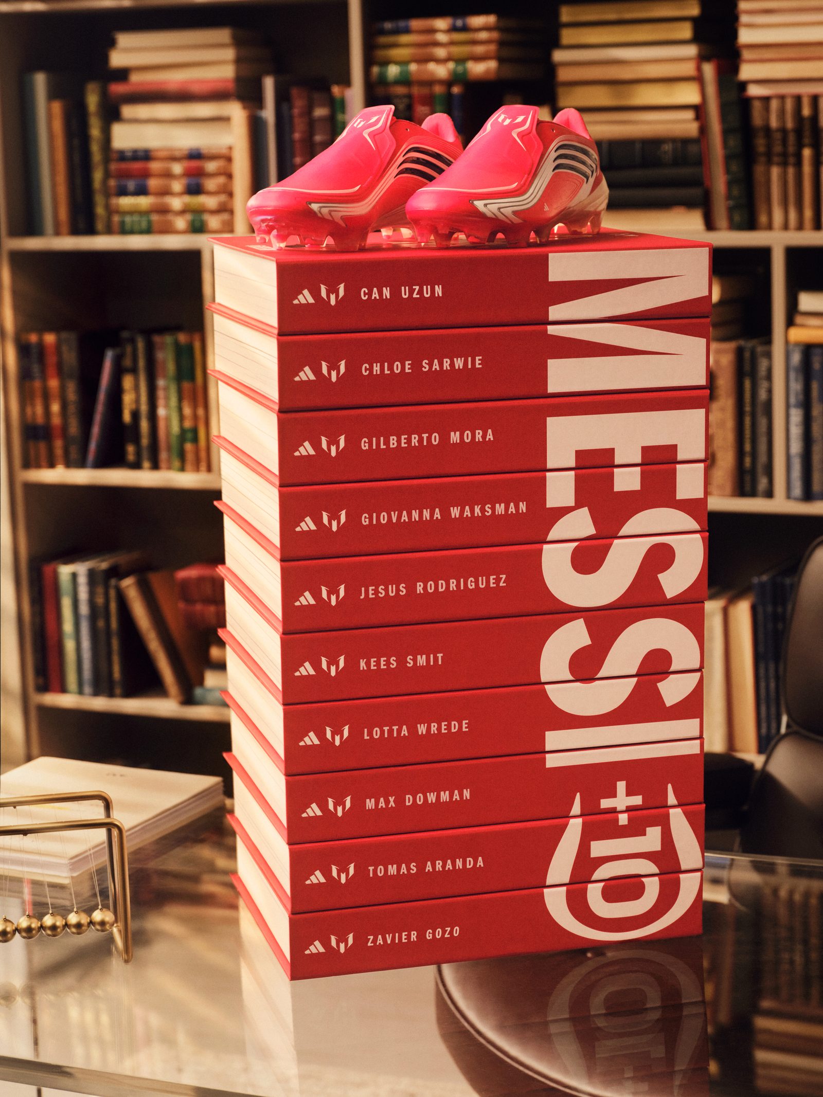 adidas y Messi Rinden Homenaje a los Diez Mejores Talentos Jóvenes del Fútbol con la F50 'Fútbol y Familia'